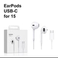 White Earphones USB-C with Mic & Comfortable